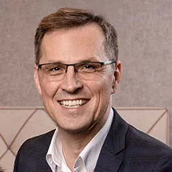 Zufriedener Kunde Dirk, Fünf-Sterne-Bewertung für NEXAS Media