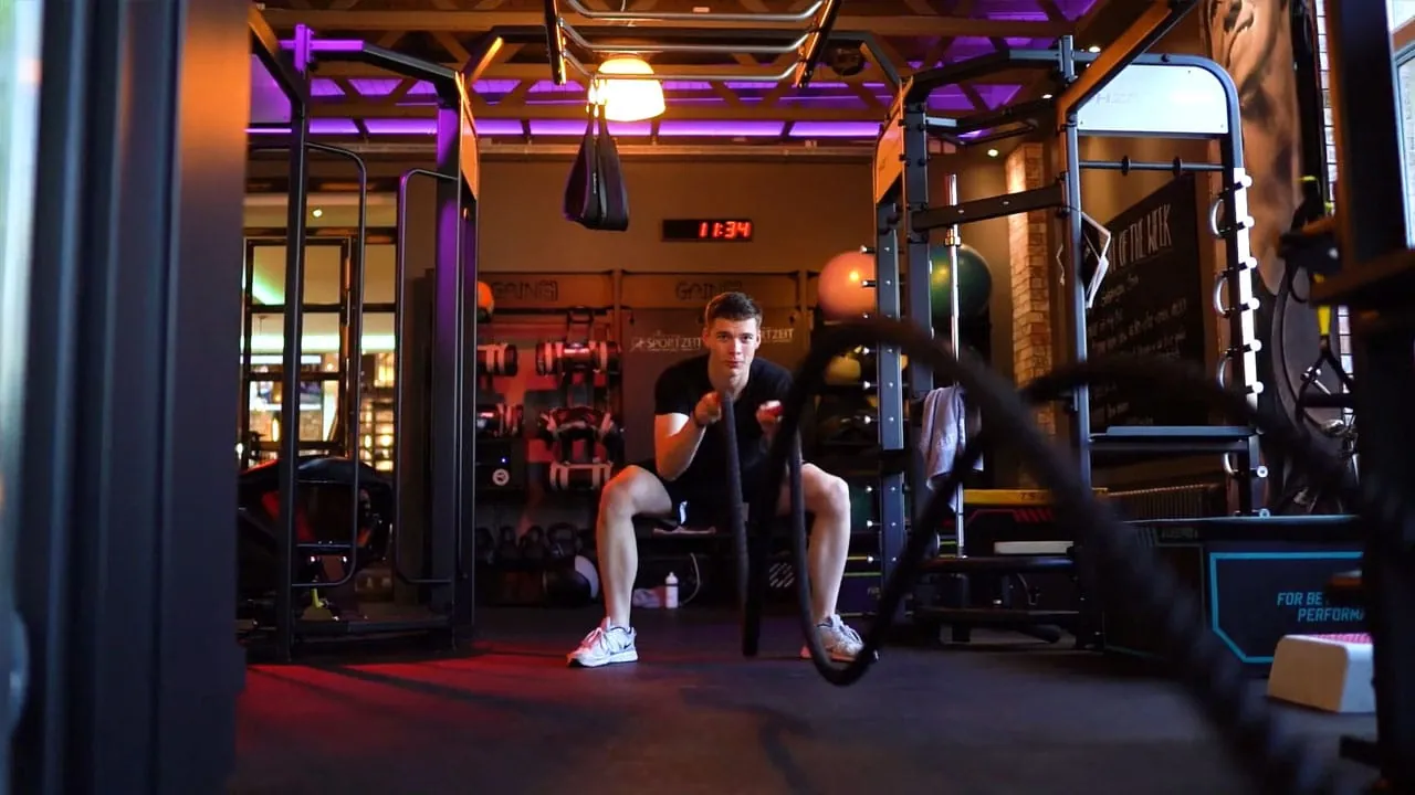 Trainer Portrait Meine Sportzeit: Szene aus dem Videoprojekt Imagefilm & Recruiting Meine SportZEIT Limburg von NEXAS Media