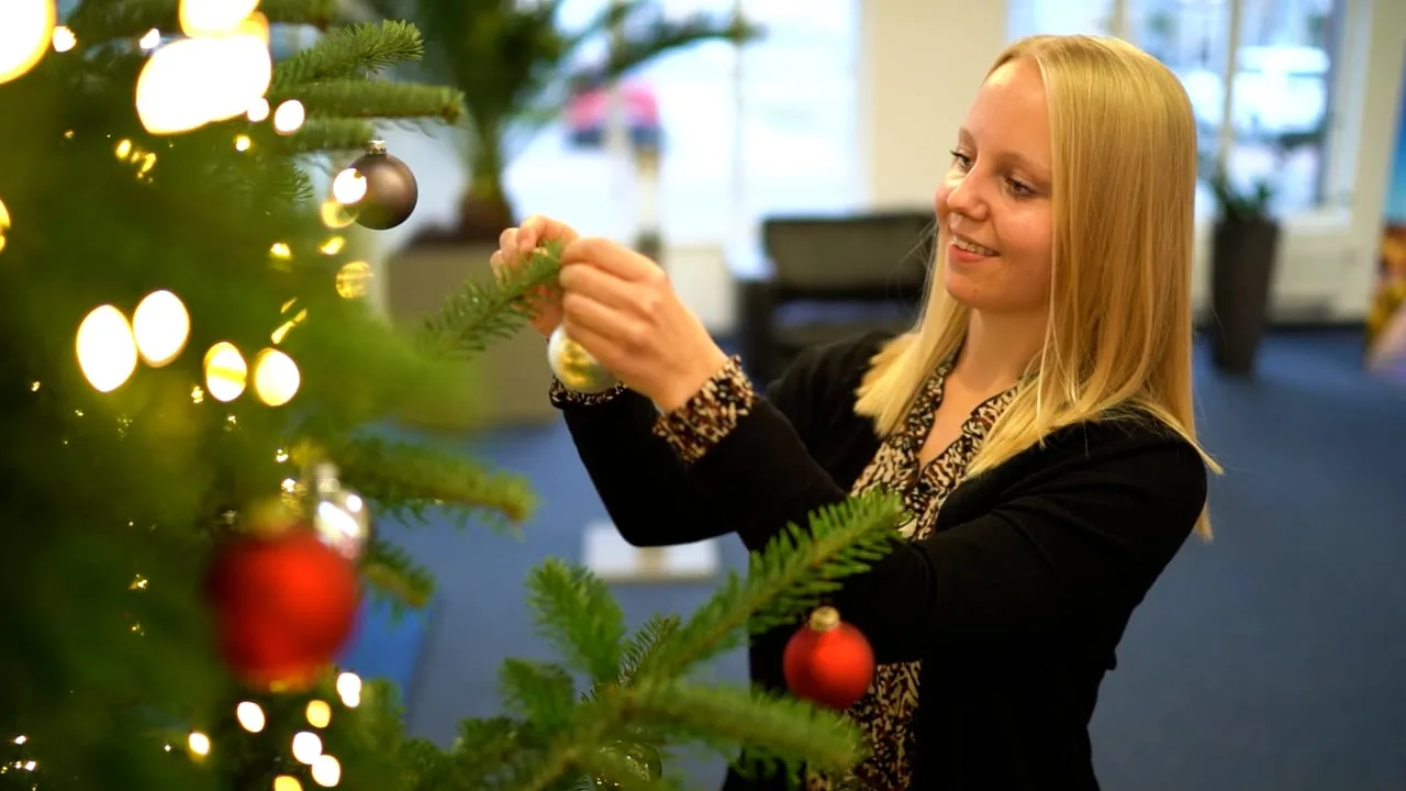 Videoposter: Video-Weihnachtsgruß für Unternehmen, Imagefilm-Referenz von NEXAS Media